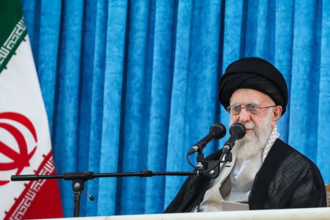 Аятолах Али Хаменей: Народът ме подкрепя